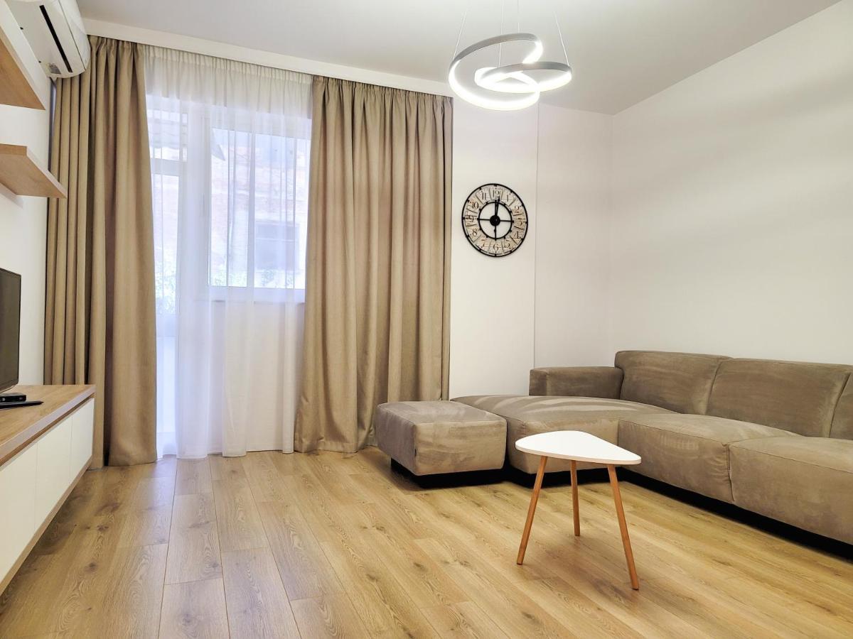 Apartment Urban Nest On Boulevard Tirana